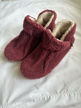 LL Bean Cozy Sherpa Bootie Slippers with Solid Sole - Berry Sz 11